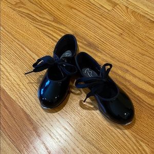 Black patent tap shoes girls size 8